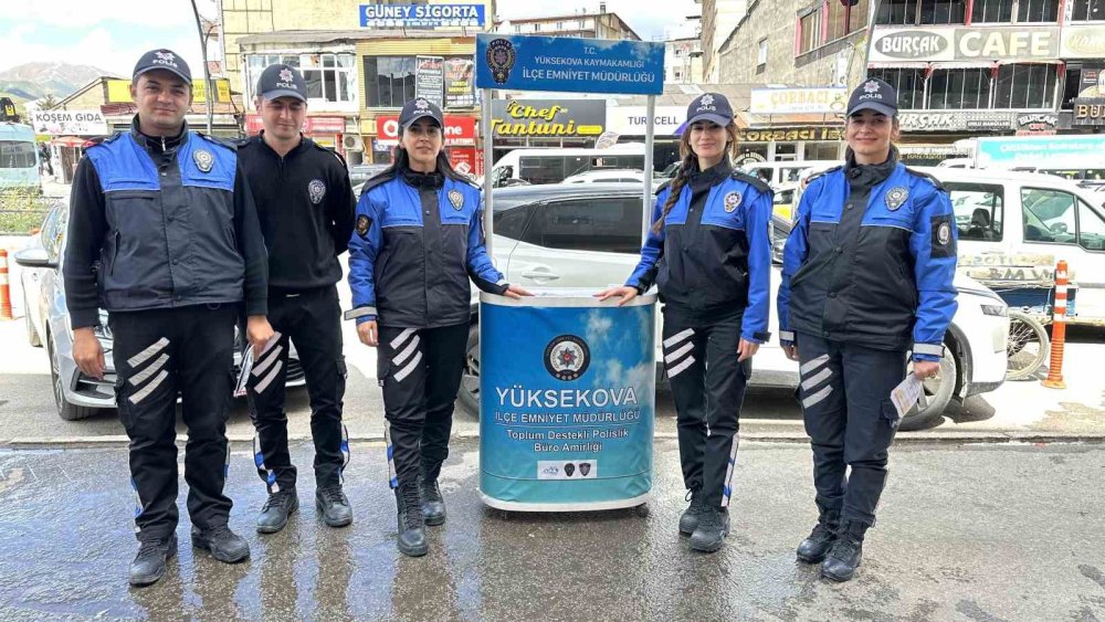 Yüksekova'da sanal dolandırıcılığa karşı bilgilendirme yapılıyor