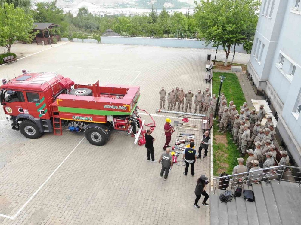 Tunceli’de orman yangınlarıyla mücadele eğitimi verildi