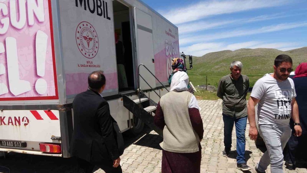 Bitlis'te mobil KETEM tırıyla köy köy gezip tarama yapılıyor