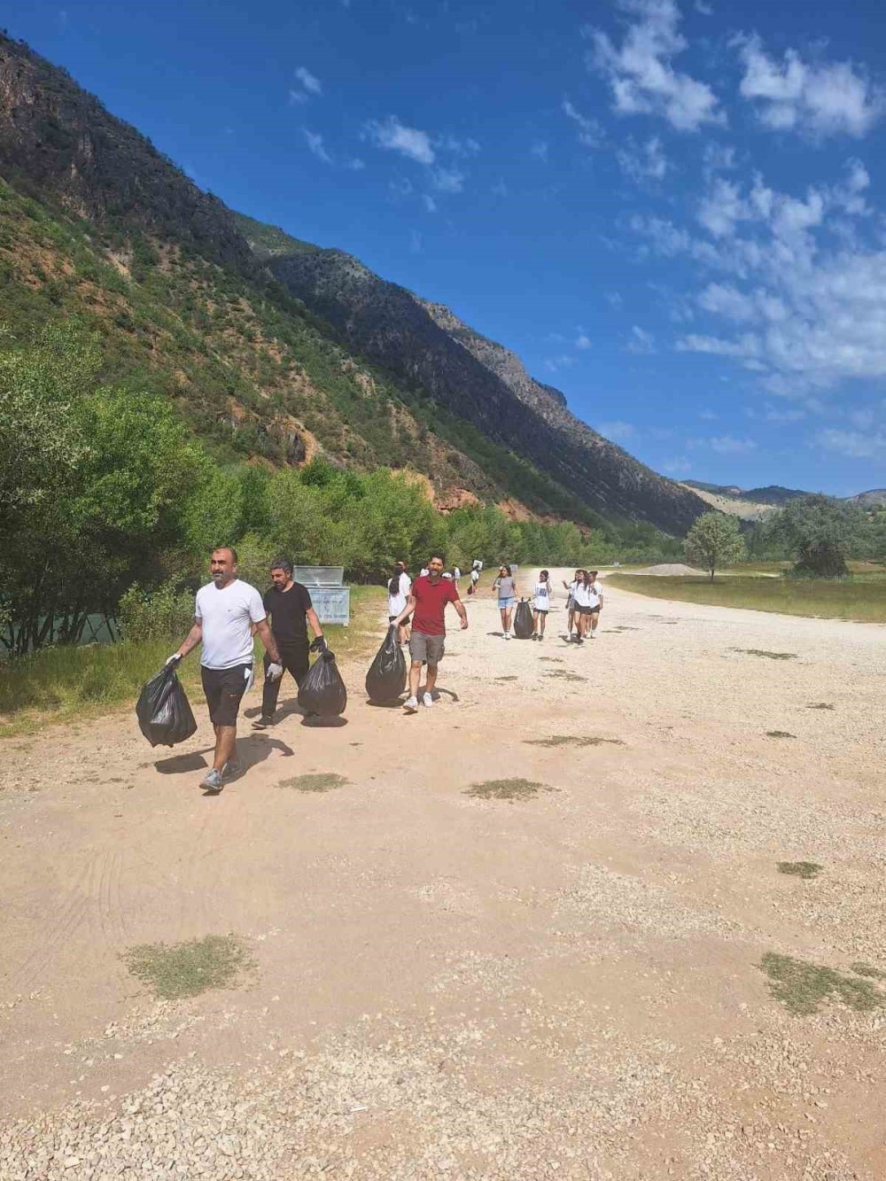 Dersim'de, gençlerden örnek davranış