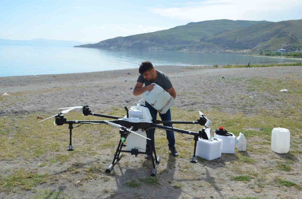 Bitlis'te drone ile sivrisinek ve haşerelerle mücadele