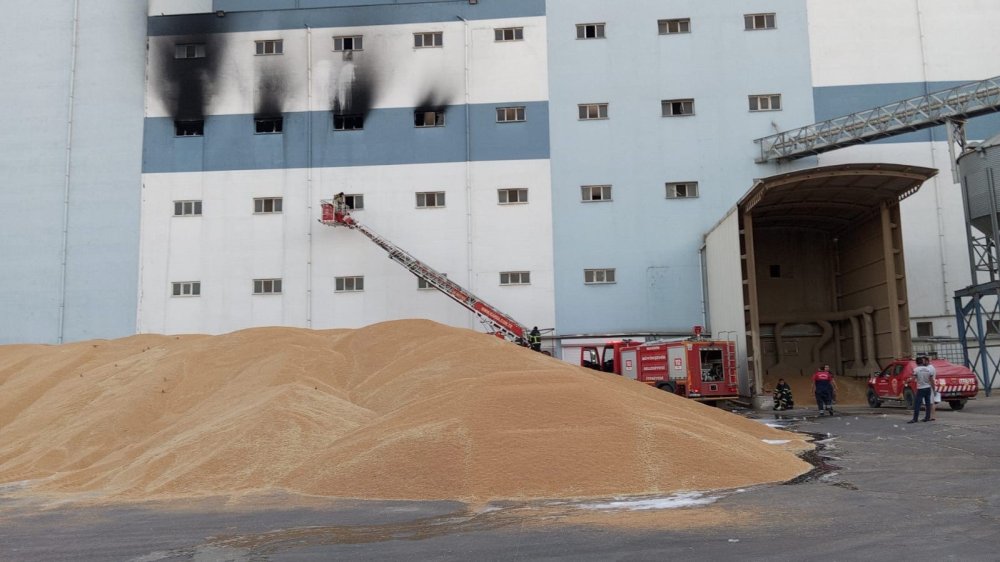 Mardin’de un fabrikasında yangın meydana geldi