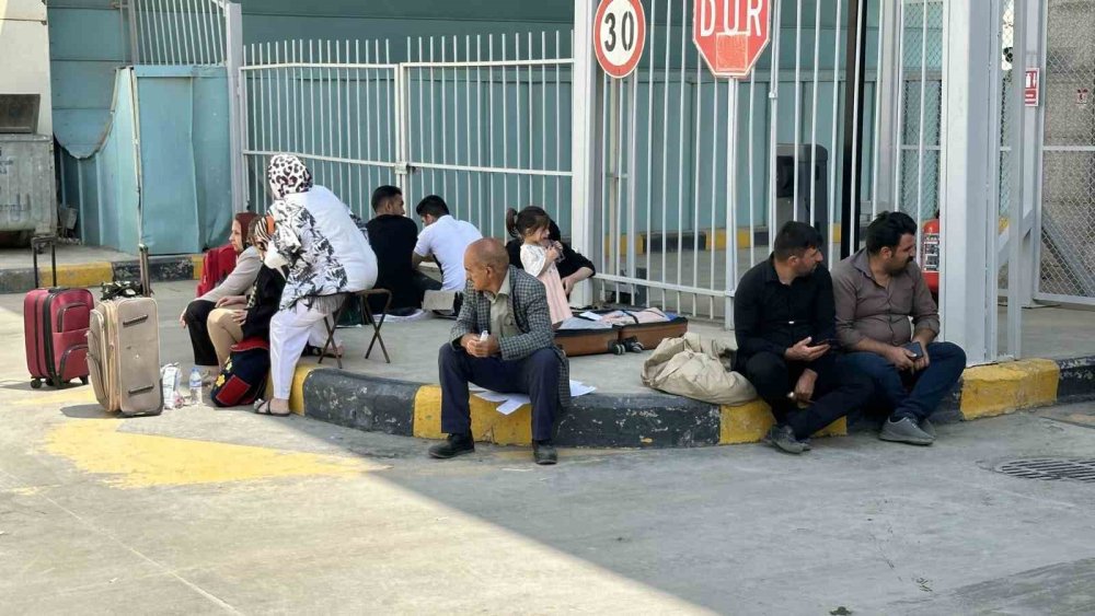 Esendere sınır kapısında bayram yoğunluğu