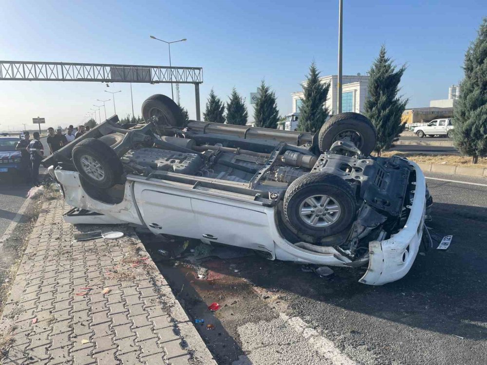 Diyarbakır’da iki araç çarpıştı: 6 kişi yaralandı