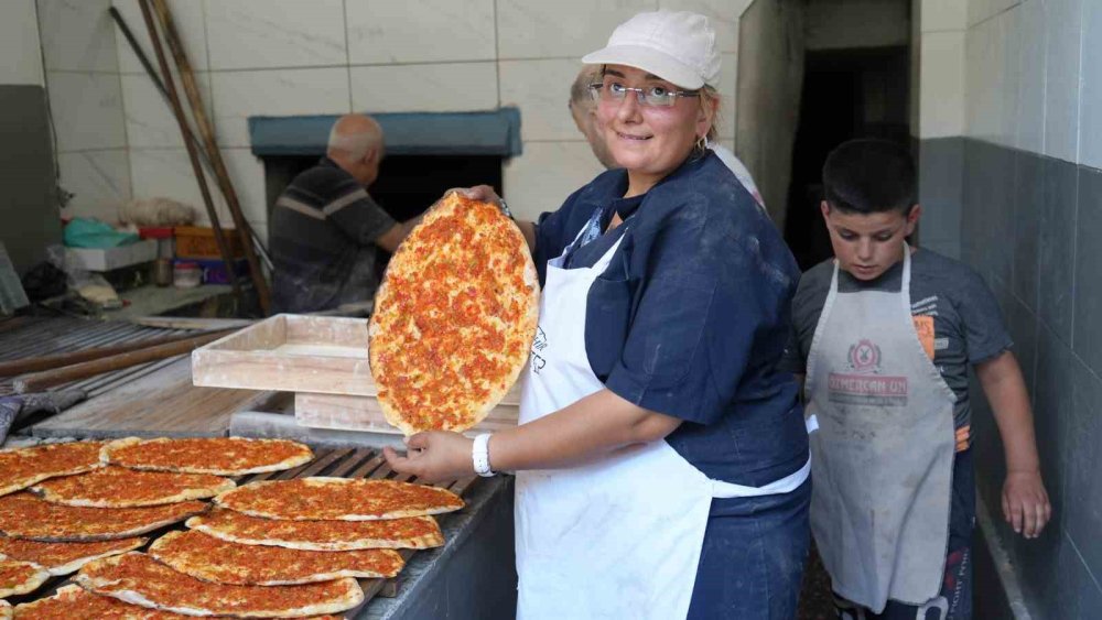 Antep’in kadın pide ustası erkeklere taş çıkartıyor