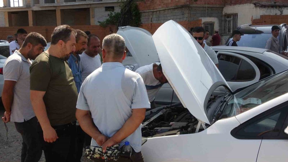 Diyarbakır oto pazarı: 40 derece sıcaklıkta soğuk pazarlık