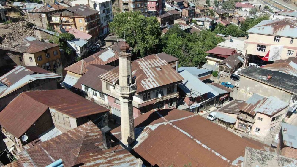 Elazığ'ın Maden ilçesi 15 tescilli yapısı ile dikkat çekiyor