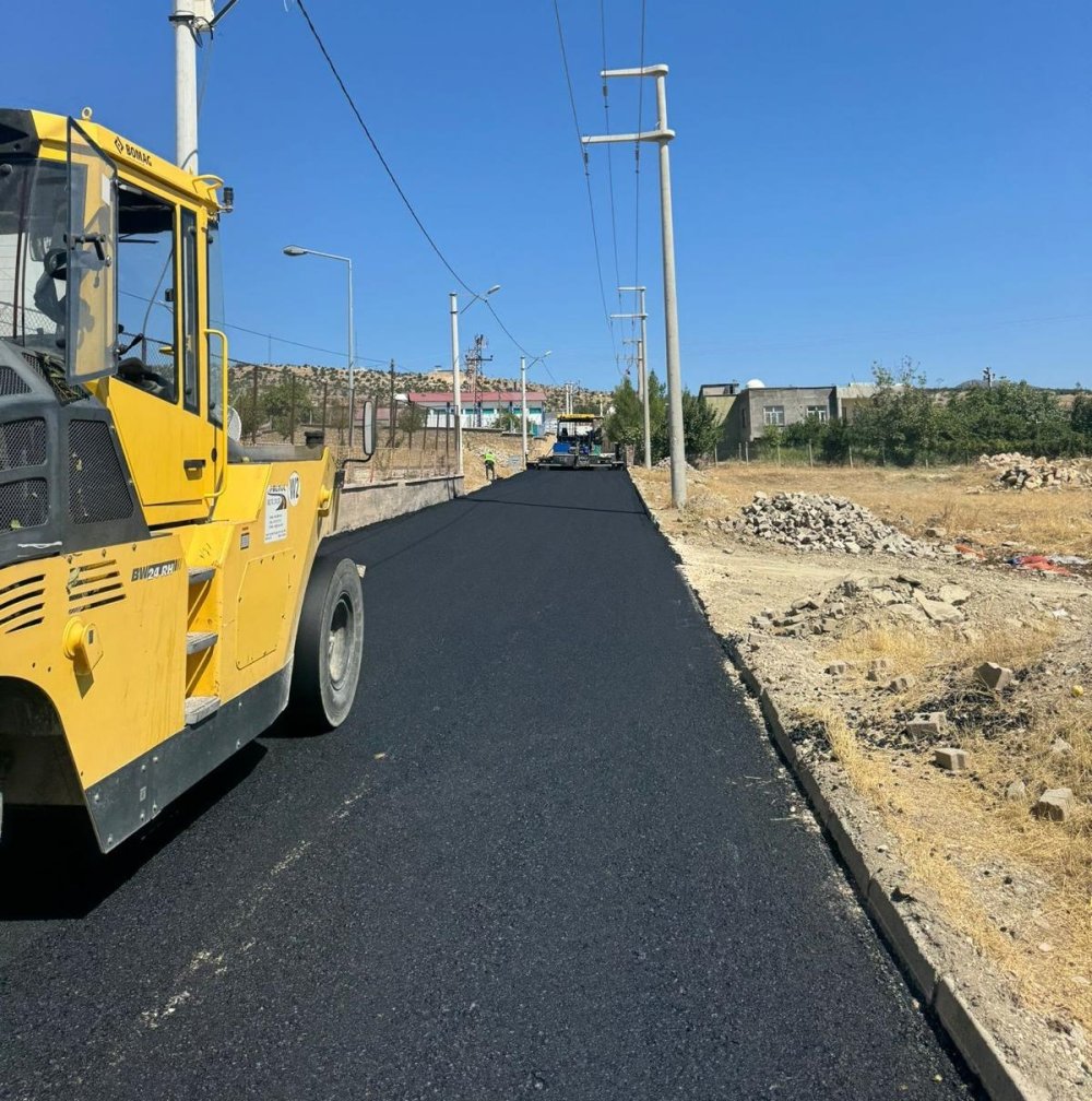 Diyarbakır'ın Dicle ilçesinde yollar asfaltlandı