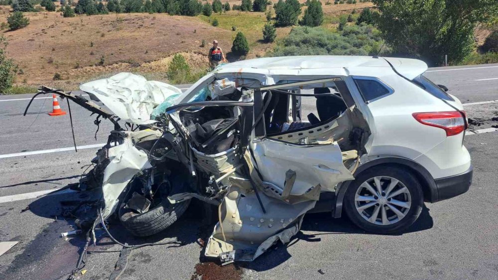 Erzincan’da trafik kazası: 3 ölü, 4 yaralı