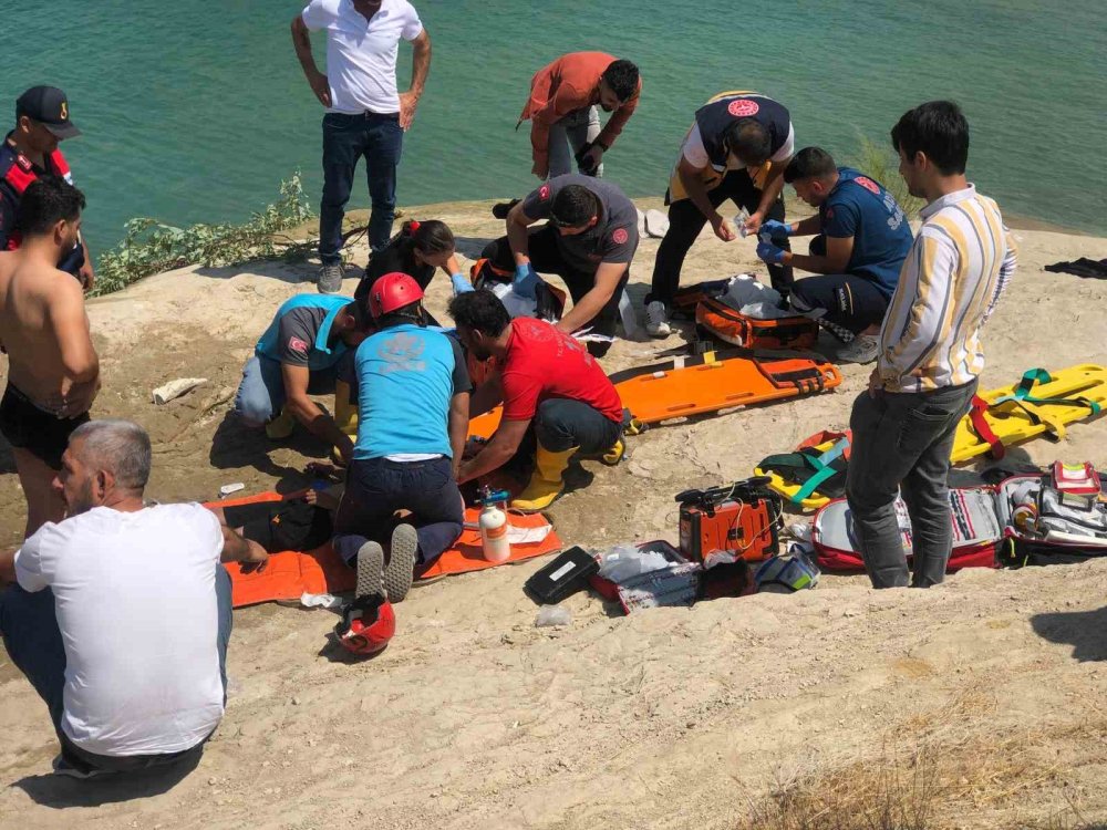 Adıyaman'da suya giren iki kardeşten biri hayatını kaybetti, diğeri yaşam savaşı veriyor