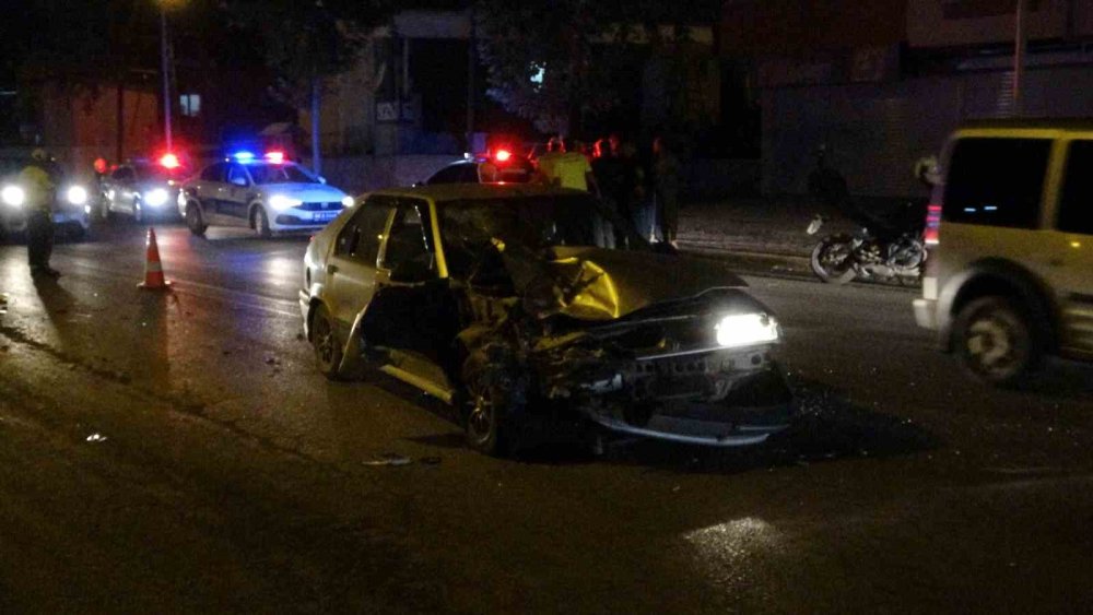 Malatya’da otomobil motosikletle çarpıştı: 2 yaralı