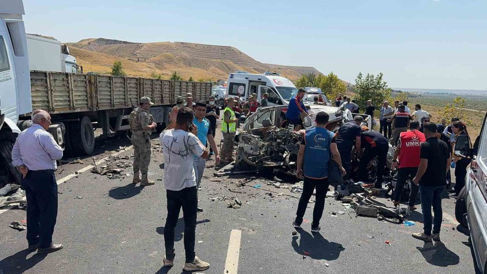 Düğün yolunda feci trafik kazası: 4 ölü, 1 yaralı