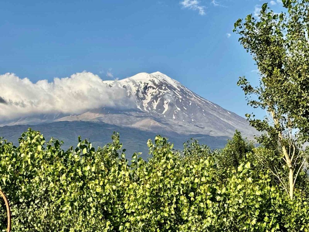 Ağrı Dağı ihtişamıyla hayran bırakıyor