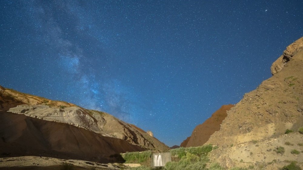 Erzincan’da perseid meteor yağmuru eşsiz görüntülere sahne oldu