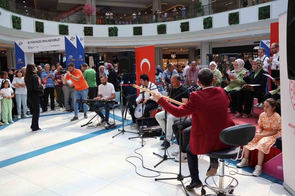 Erzurum'da özel bireylerden özel konser