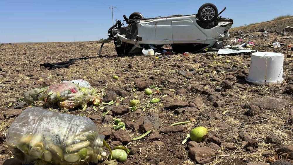 Siverek’te otomobil şarampole yuvarlandı: 1 ölü, 3 yaralı var