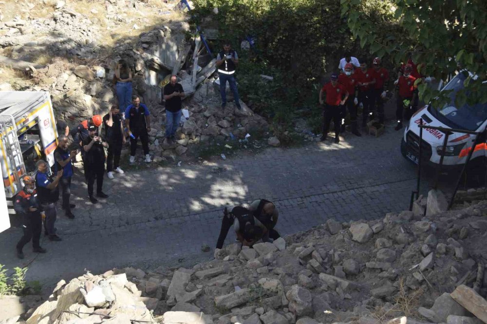 Diyarbakır'ın Dicle ilçesinde 61 personelle gerçeği aratmayan deprem tatbikatı