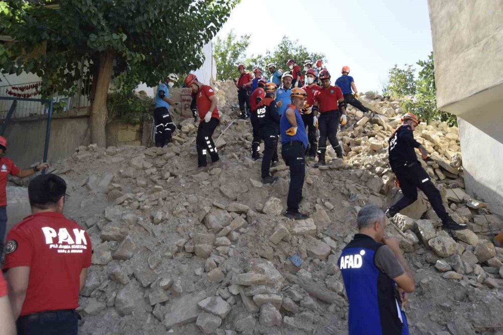 Diyarbakır'ın Dicle ilçesinde 61 personelle gerçeği aratmayan deprem tatbikatı