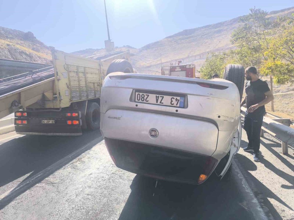 Mardin’de sürücüsünün kontrolünü kaybetmesiyle otomobil takla attı: 1 yaralı