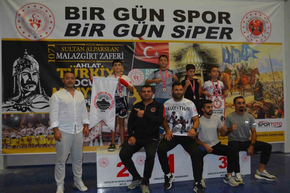 Minikler ve Yıldızlar Muaythai Türkiye Şampiyonası bitti