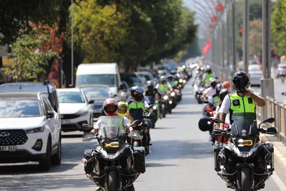 Erzincan’da motosiklet şovu hayran bıraktı