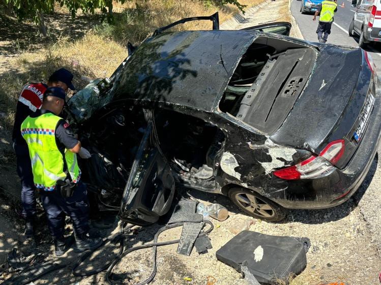 Malatya'da devrilen otomobilde bulunan 3 kişi öldü, 1 ağır yaralı