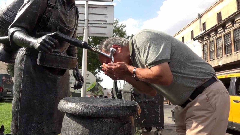 Sıcaktan bunalanlar mesire alanlarına ve mağaralara akın etti