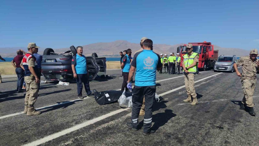 Van’da feci trafik kazası: 2 ölü, 4 yaralı