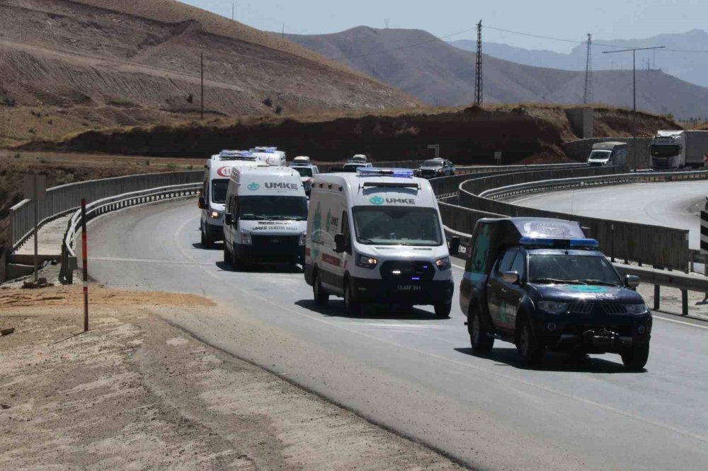 Bitlis’te Türkiye’nin en büyük feribotlarıyla deprem tatbikatı