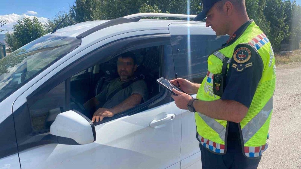 Elazığ’da eş zamanlı ’şok’ yol uygulaması