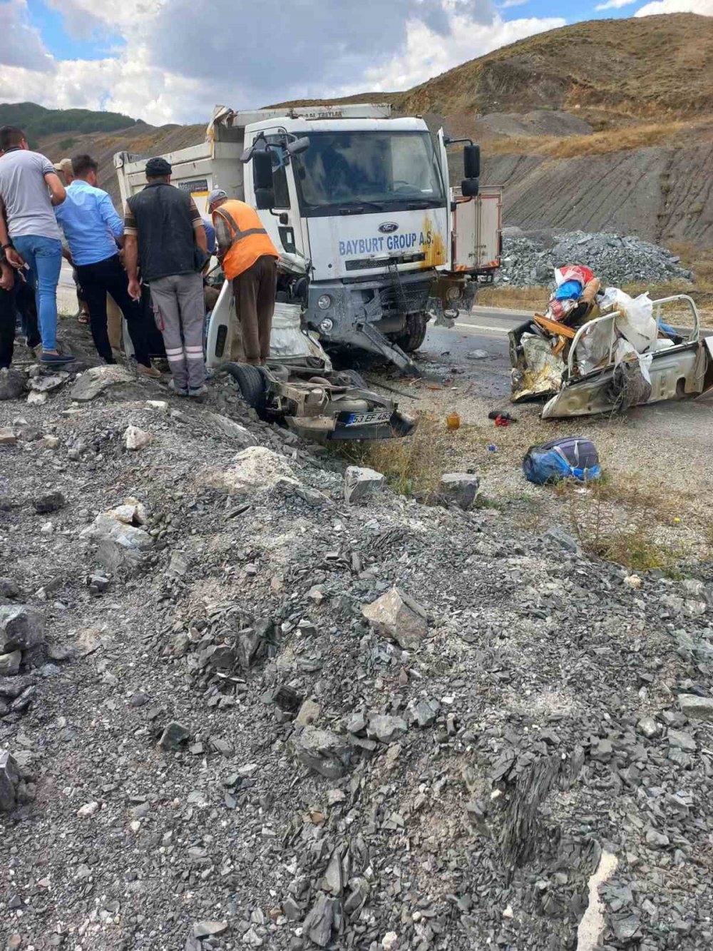 İspir’de feci kaza: 2 kişi öldü, 2 kişide yaralandı