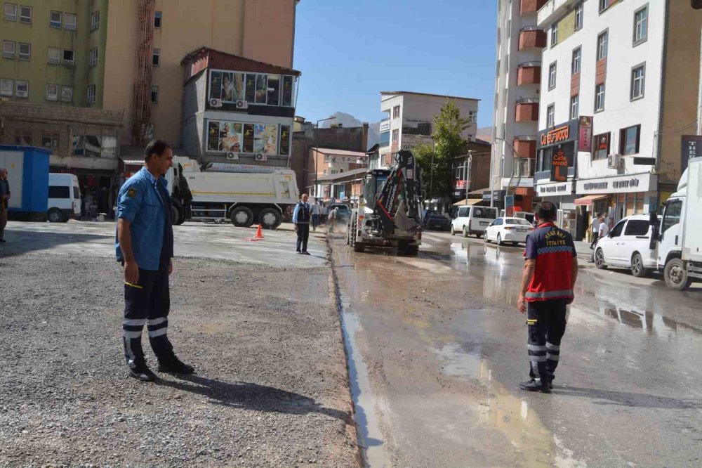 Hakkari’de işportacılar kendileri için ayrılan alanda çalışacak