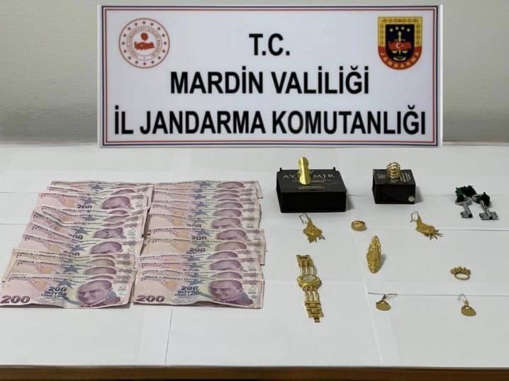 Mardin’de bohçacı kılığındaki  hırsızlar suçüstü yakalandı