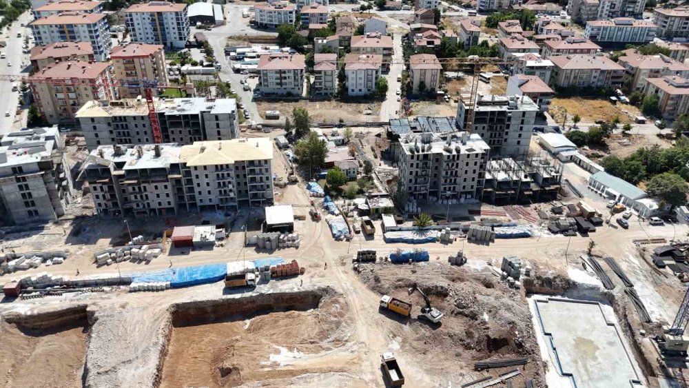 Malatya’da binalar yükseliyor, umutlar yeniden yeşeriyor