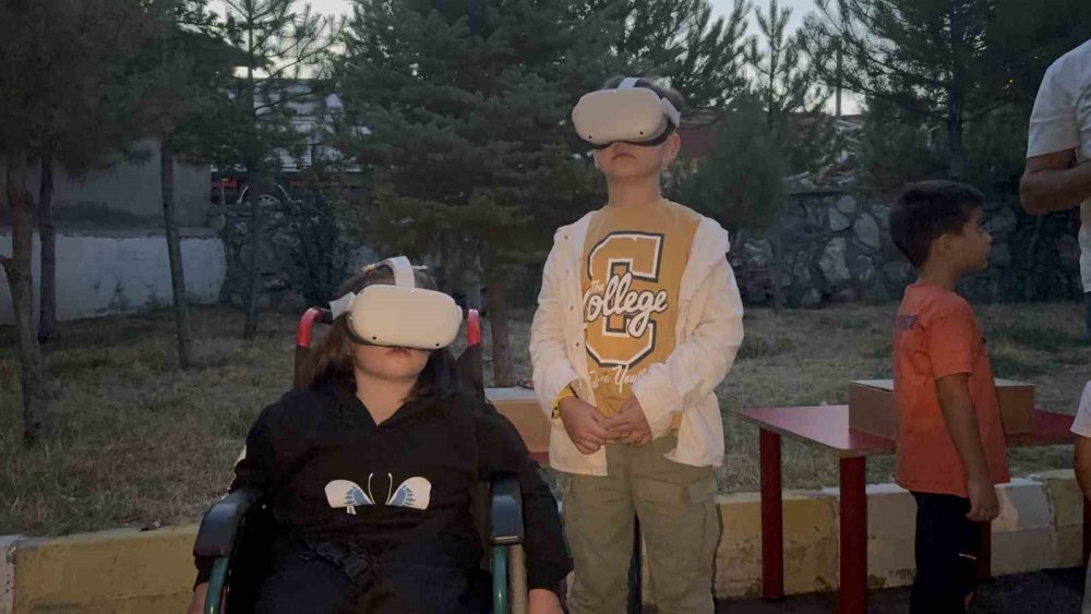 Tatvan’da çocuklar için gökyüzü ve ay gözlem etkinliği düzenlendi