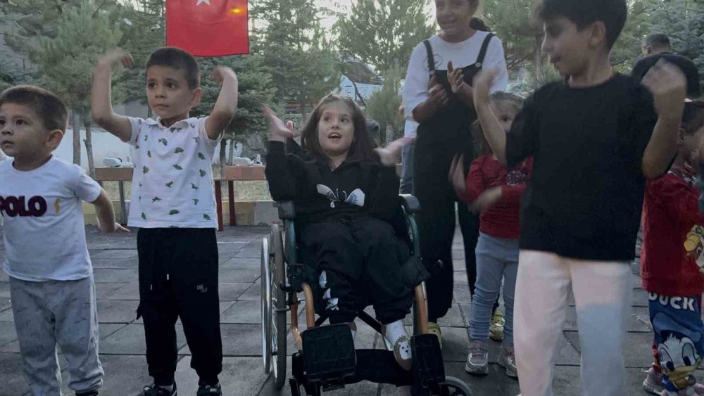 Tatvan’da çocuklar için gökyüzü ve ay gözlem etkinliği düzenlendi