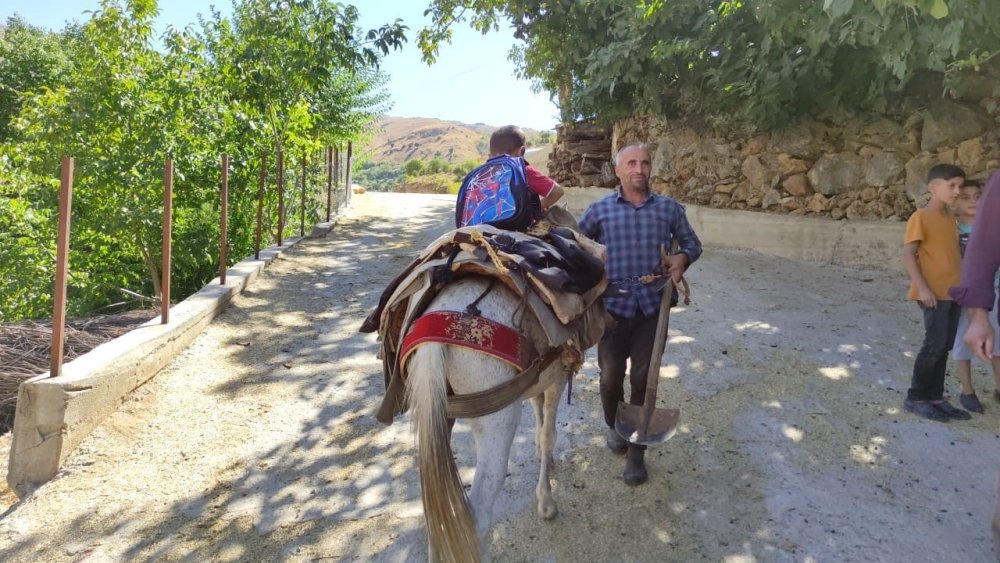 TÜRKAB 3 bin rakımda öğrencilerin okul heyecanına ortak oldu