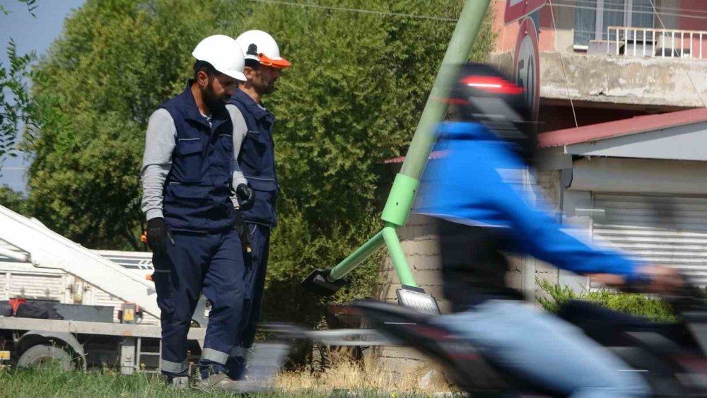 Türkiye’de ilk kez Van’da uygulandı: Ekipler direğe çıkmadan arızayı giderebiliyor