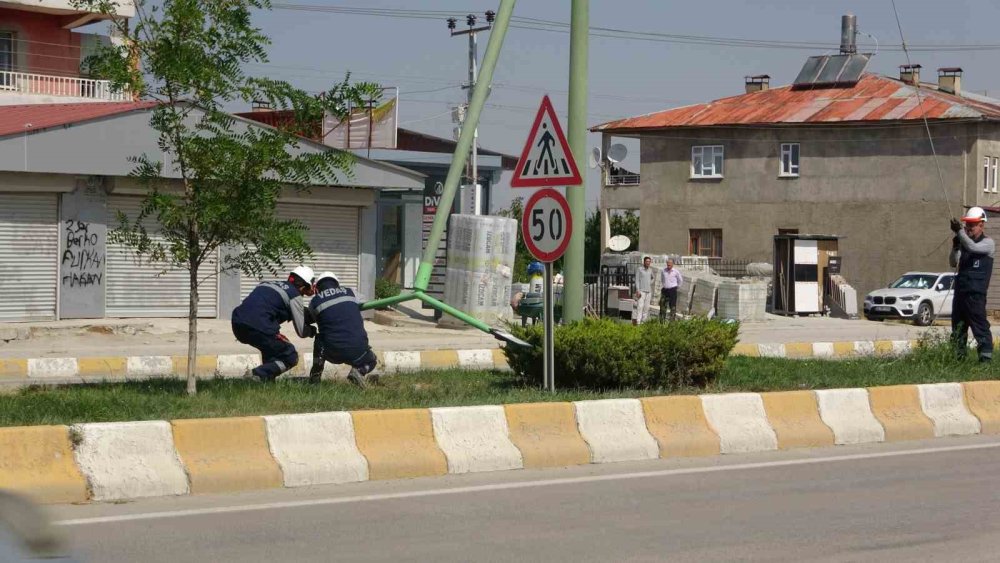 Türkiye’de ilk kez Van’da uygulandı: Ekipler direğe çıkmadan arızayı giderebiliyor