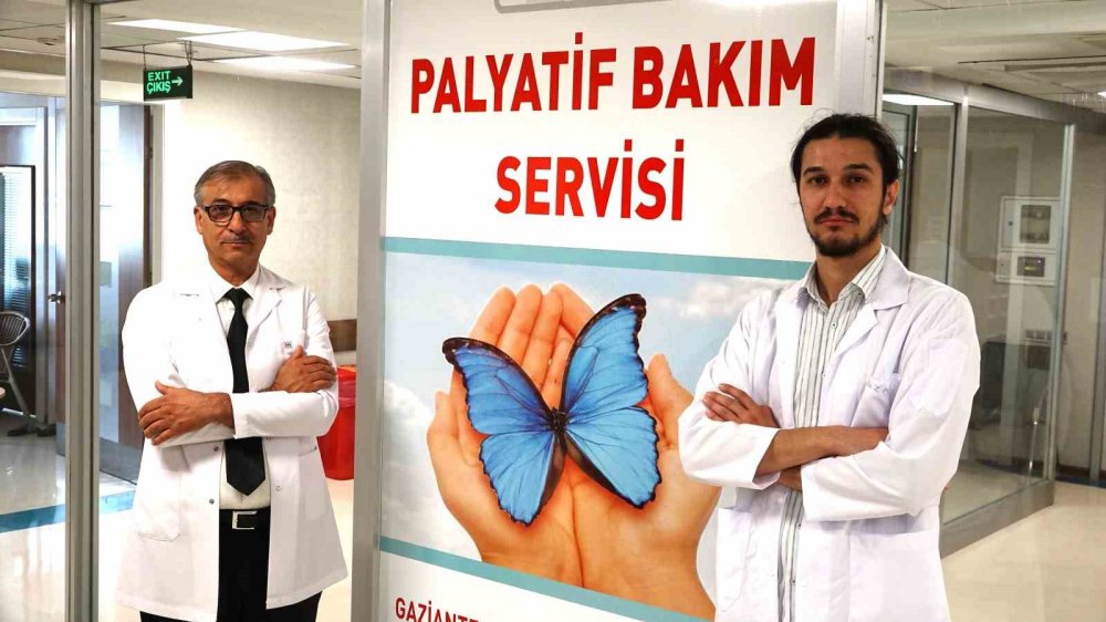 Doktor baba oğul aynı hastanede şifa dağıtıyor