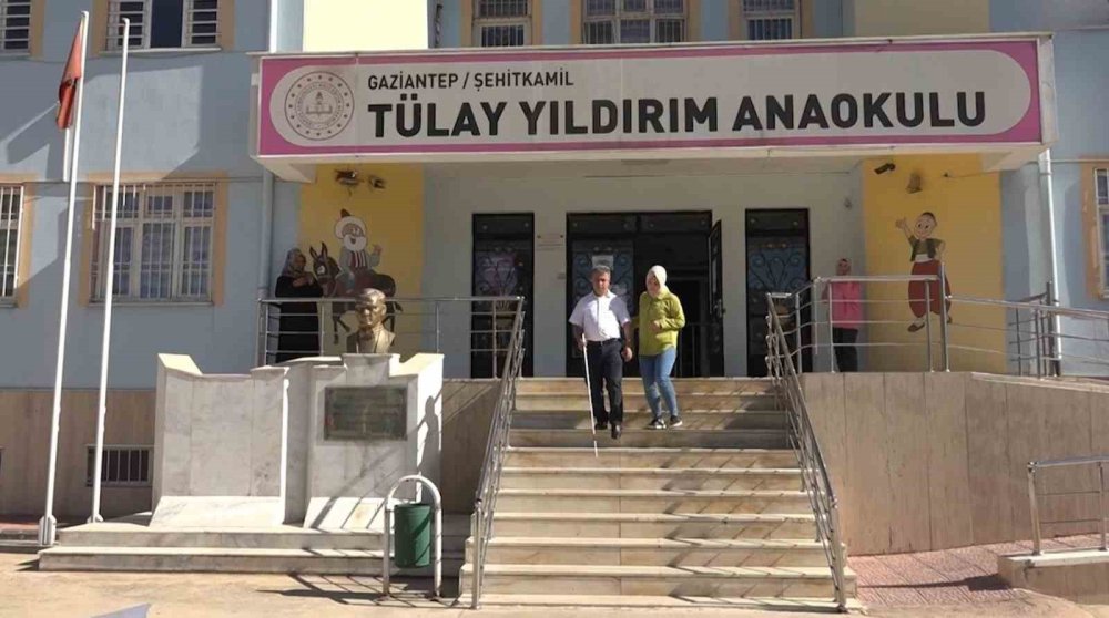 Gaziantep'te görme engelli okul müdürü azmiyle örnek oluyor