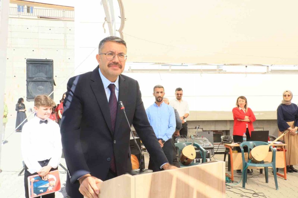 Hakkari’de İlköğretim Haftası  kutlandı