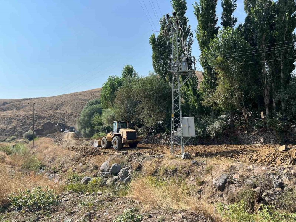 Ağrı’da köy yollarında yapılan iyileştirmeler tamamlandı