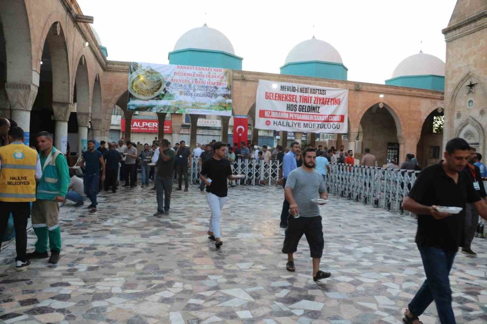 Şanlıurfa’da 10 bin kişiye tirit ikram edildi