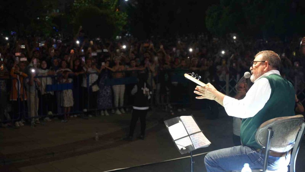 Adıyaman'da Nurettin Rençber konseri büyük ilgi topladı