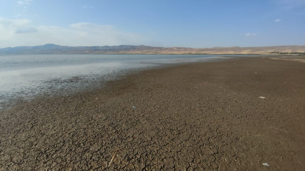 Van'ın Erçek Gölü’ndeki çekilme tehlikeli seviyeye ulaştı