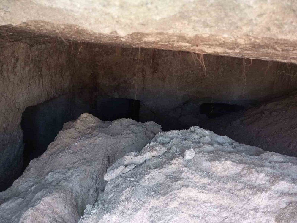 Gaziantep’te temel kazısı yapılırken Roma dönemine 4 odadan oluşan ait mezar bulundu