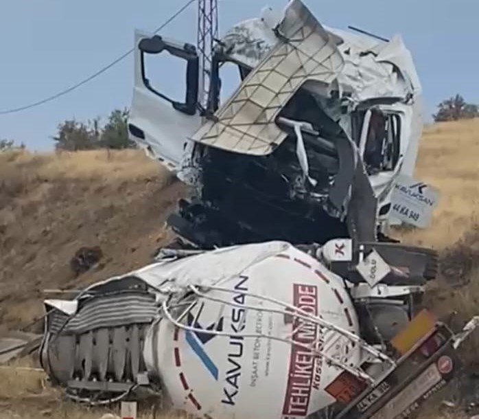 Malatya’da 2 ayrı trafik kazasında 3 kişi yaralandı