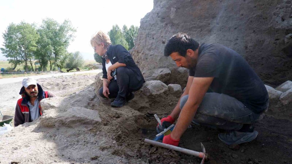 Erzurum’daki arkeolojik kazılarda 6 bin yıl öncesine ait izler ortaya çıkarılıyor