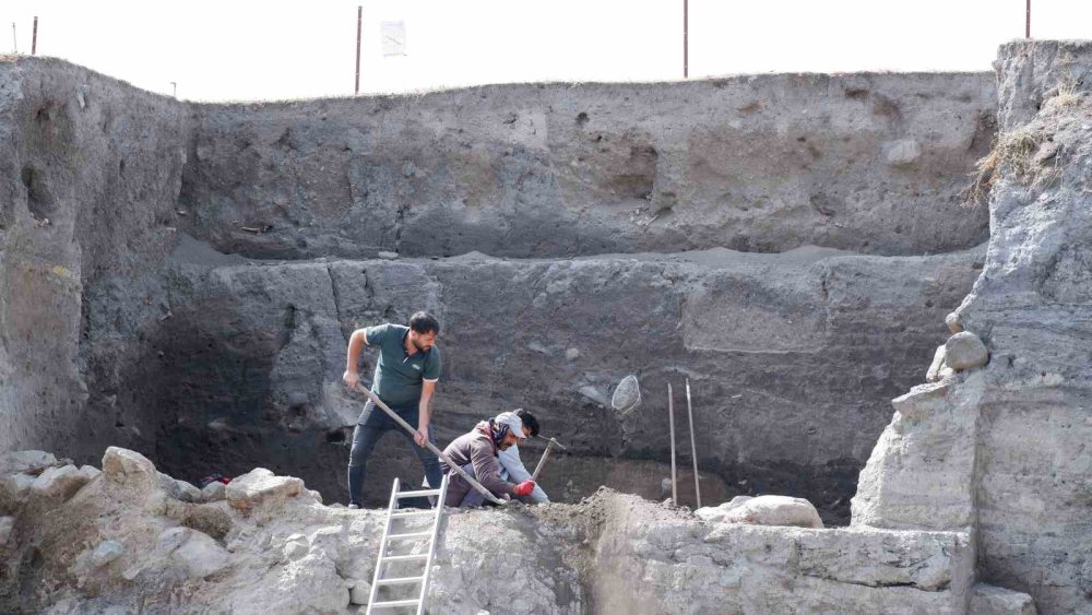 Erzurum’daki arkeolojik kazılarda 6 bin yıl öncesine ait izler ortaya çıkarılıyor